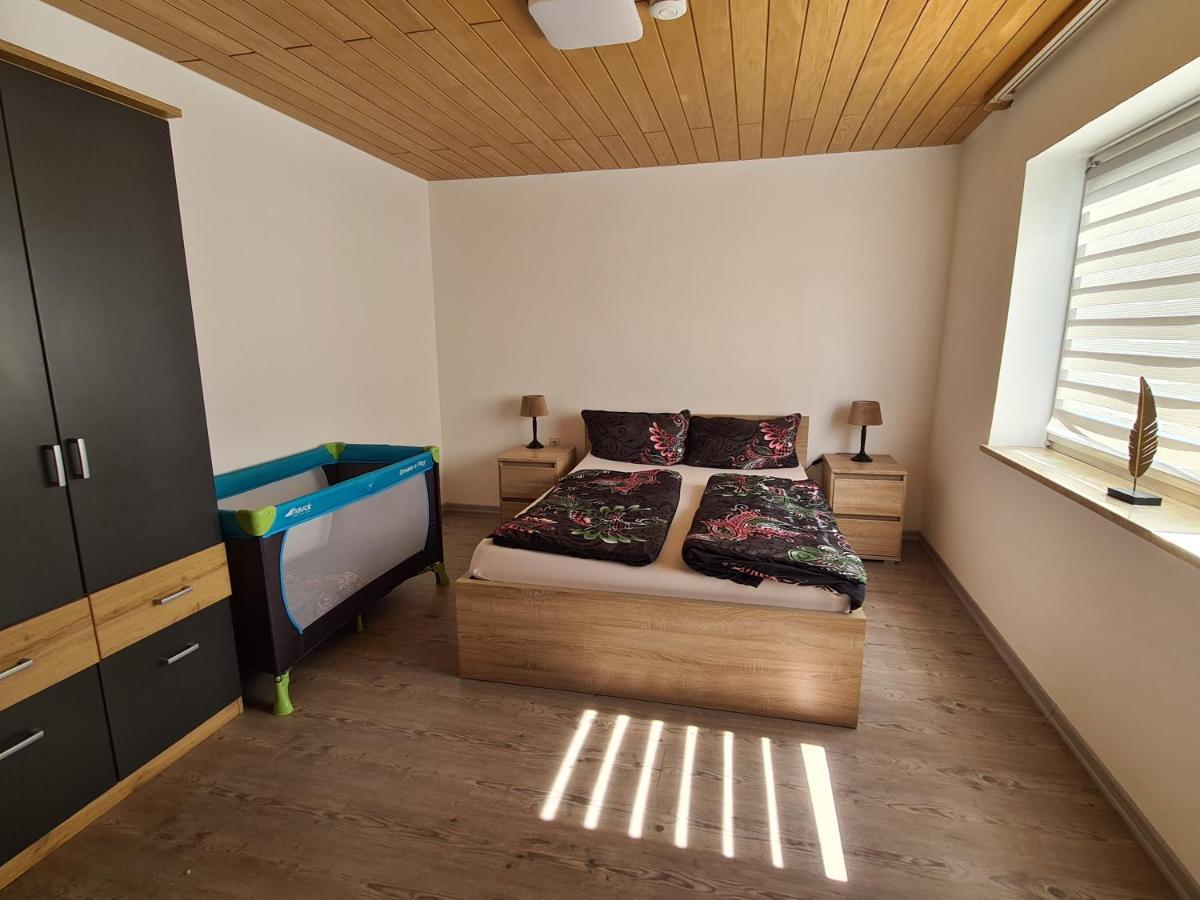 Haus Mitten In Herzen Von ギュンツブルク エクステリア 写真